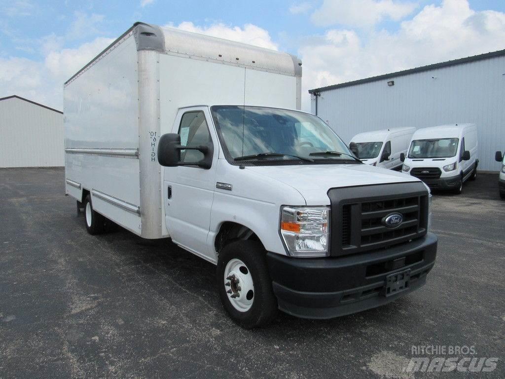 Ford E-350 Samochody ciężarowe ze skrzynią zamkniętą