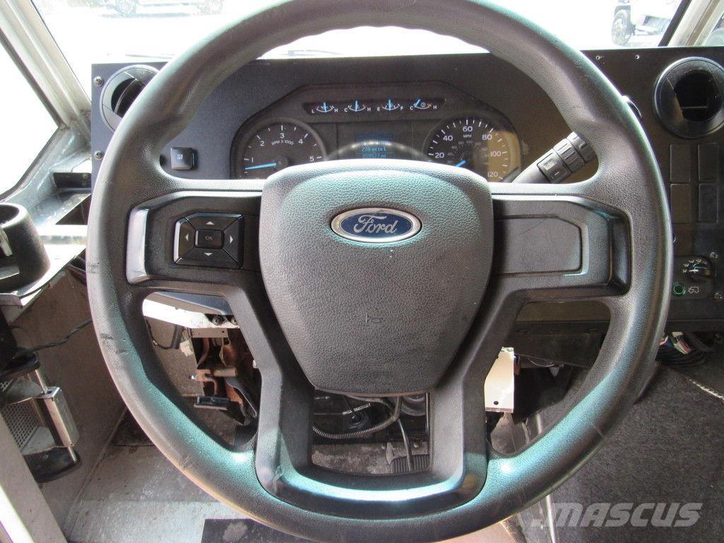 Ford E-450 Samochody ciężarowe ze skrzynią zamkniętą