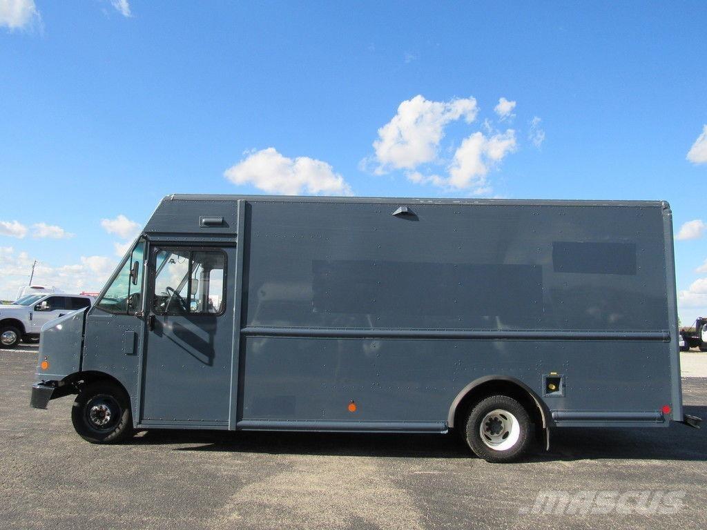 Ford E-450 Samochody ciężarowe ze skrzynią zamkniętą
