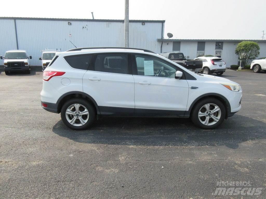 Ford Escape Samochody osobowe