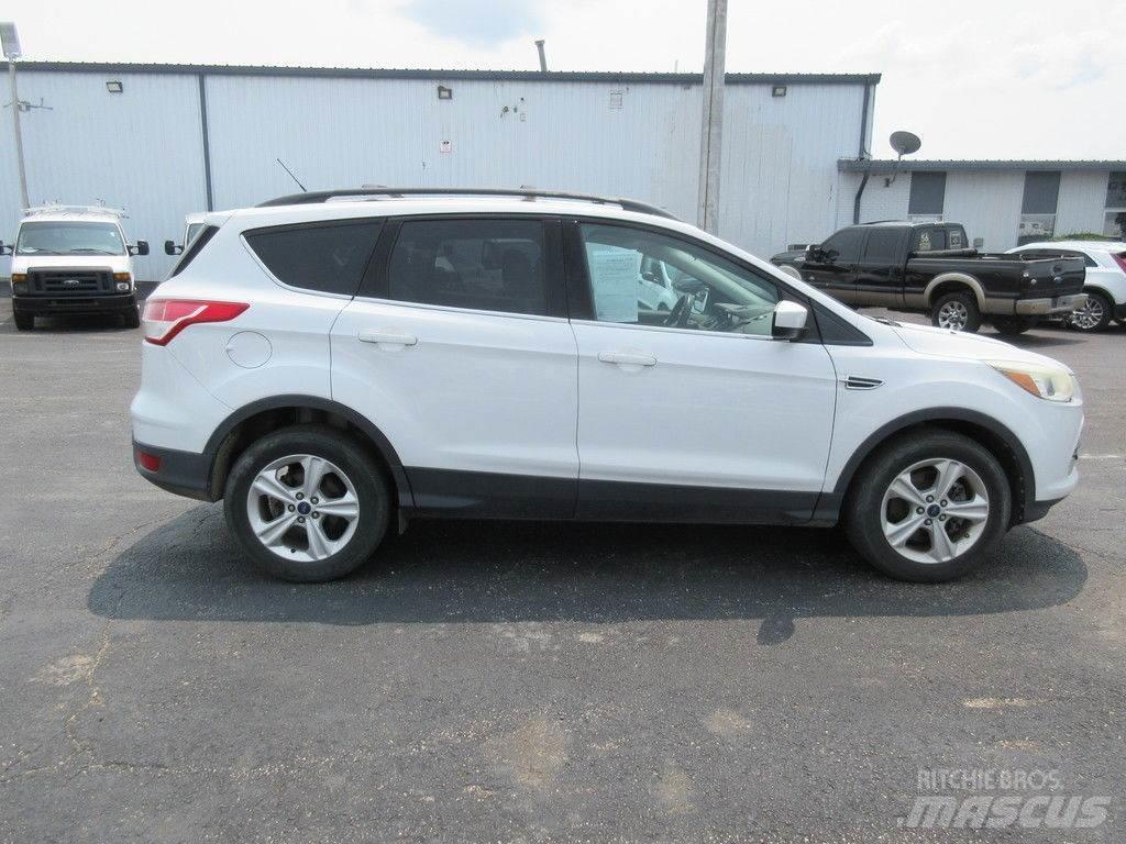 Ford Escape Samochody osobowe