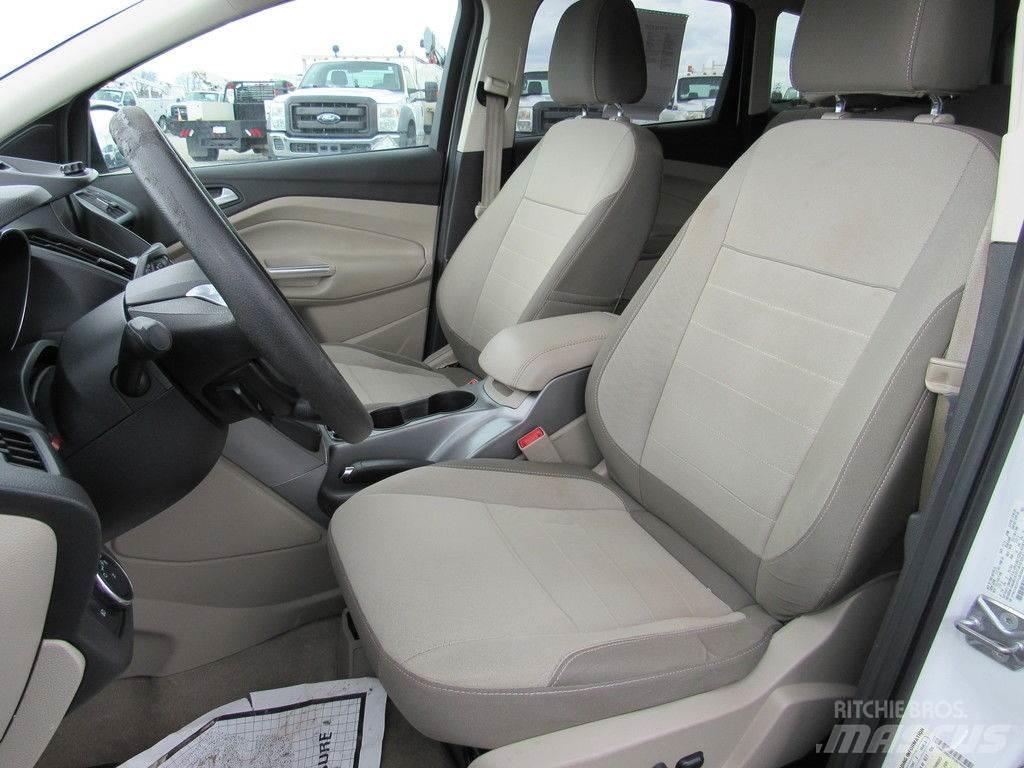 Ford Escape Samochody osobowe