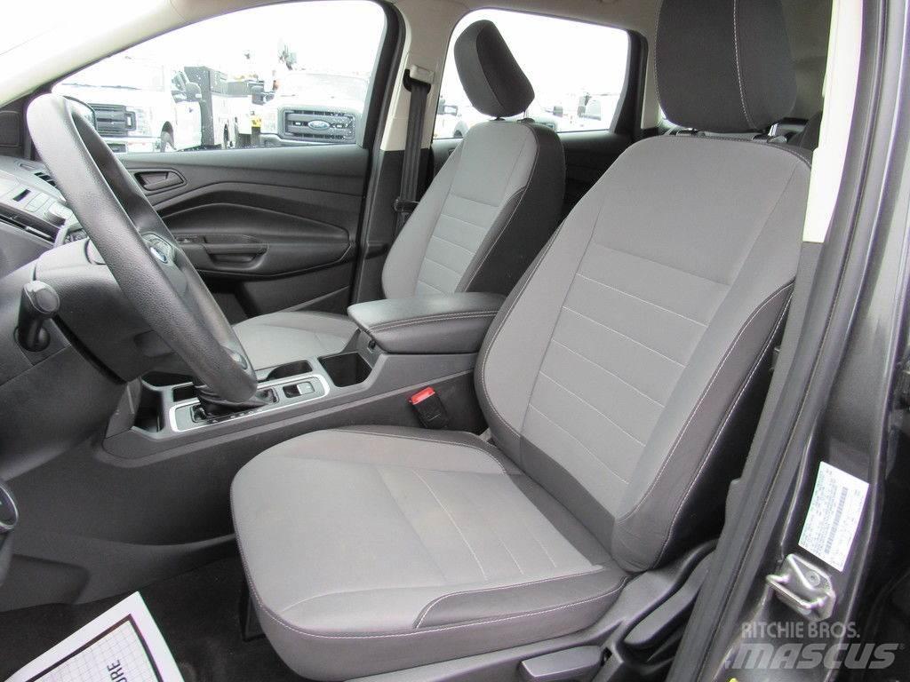 Ford Escape Samochody osobowe