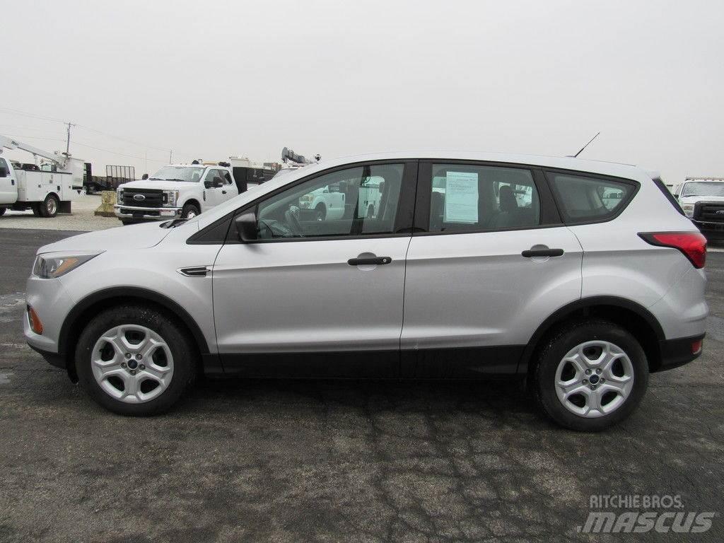 Ford Escape Samochody osobowe