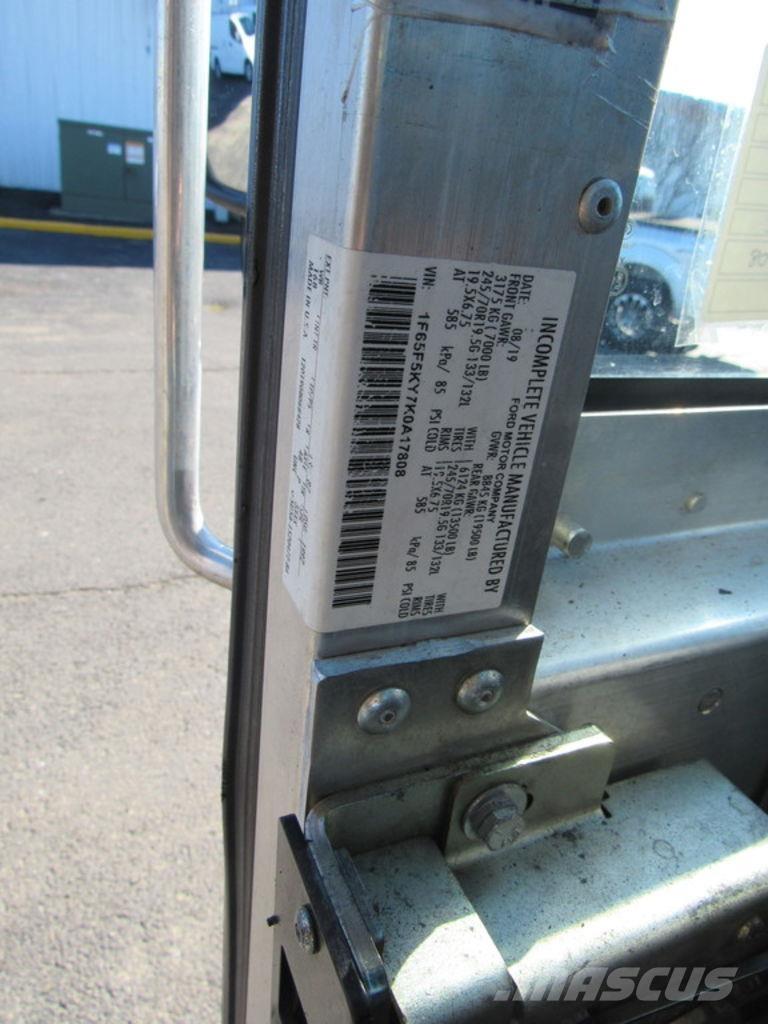 Ford F-59 Samochody ciężarowe ze skrzynią zamkniętą