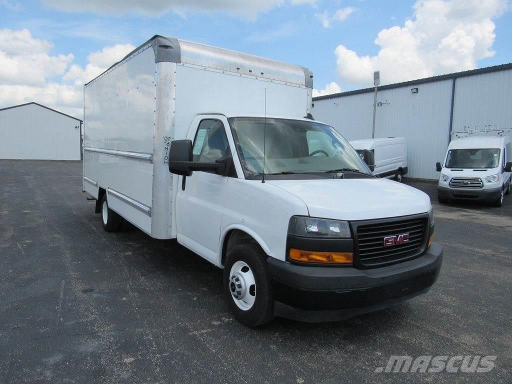 GMC Savana 3500 Samochody ciężarowe ze skrzynią zamkniętą