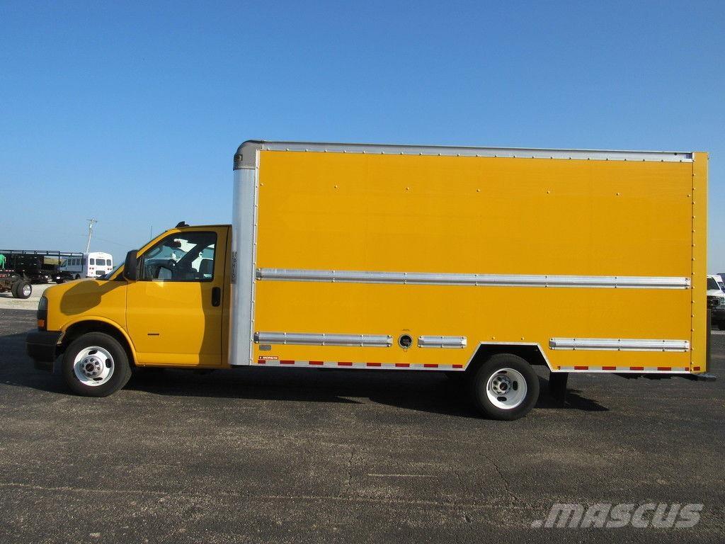 GMC Savana 3500 Samochody ciężarowe ze skrzynią zamkniętą