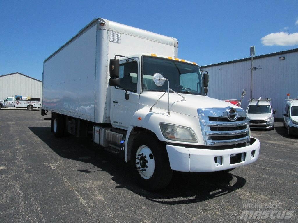 Hino 338 Samochody ciężarowe ze skrzynią zamkniętą