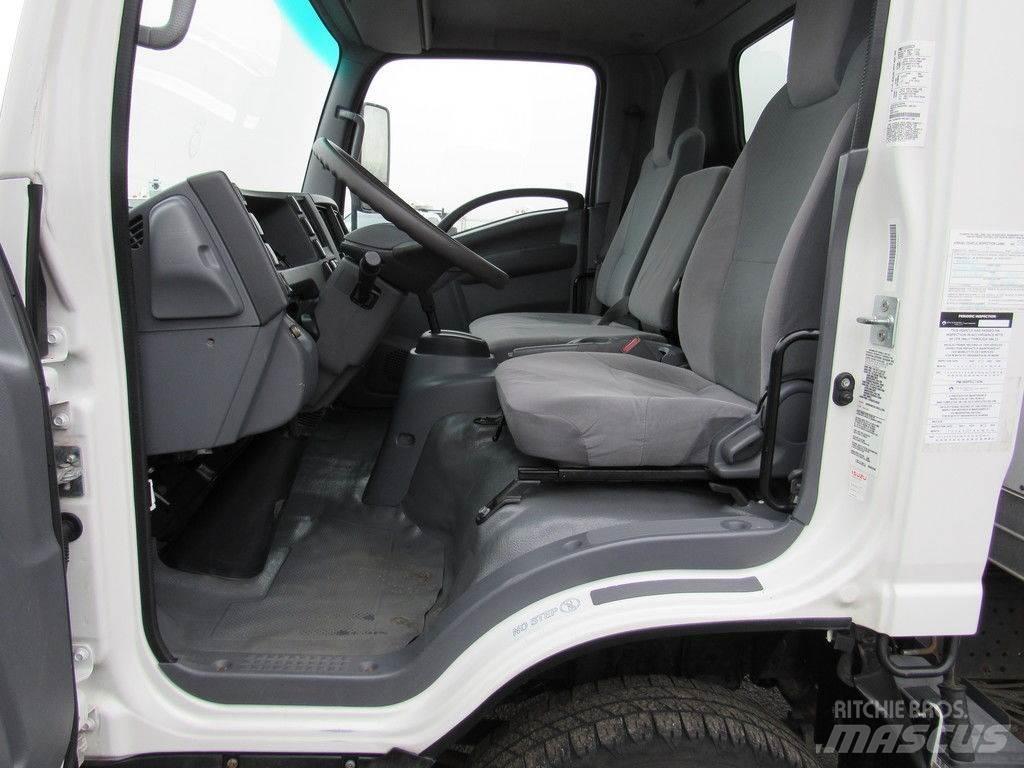 Isuzu NPR Samochody ciężarowe ze skrzynią zamkniętą