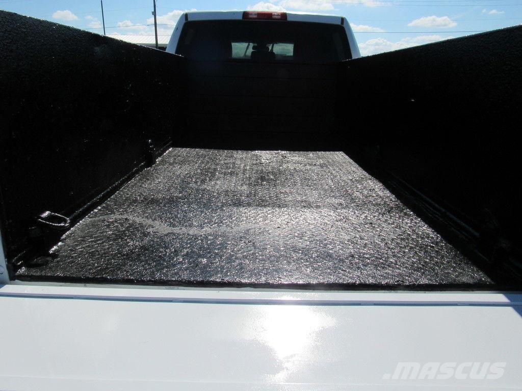 RAM 2500 Samochody ratownicze pomocy drogowej