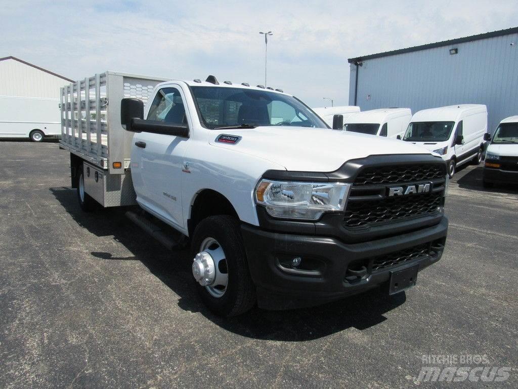 RAM 3500 Ciężarówki typu Platforma / Skrzynia