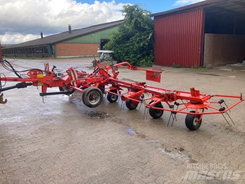 Kuhn GF8702T Zgrabiarki i przetrząsacze