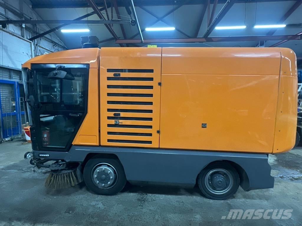 Ravo 540 STH Zamiatarki - Zgarniarki - Odśnieżarki
