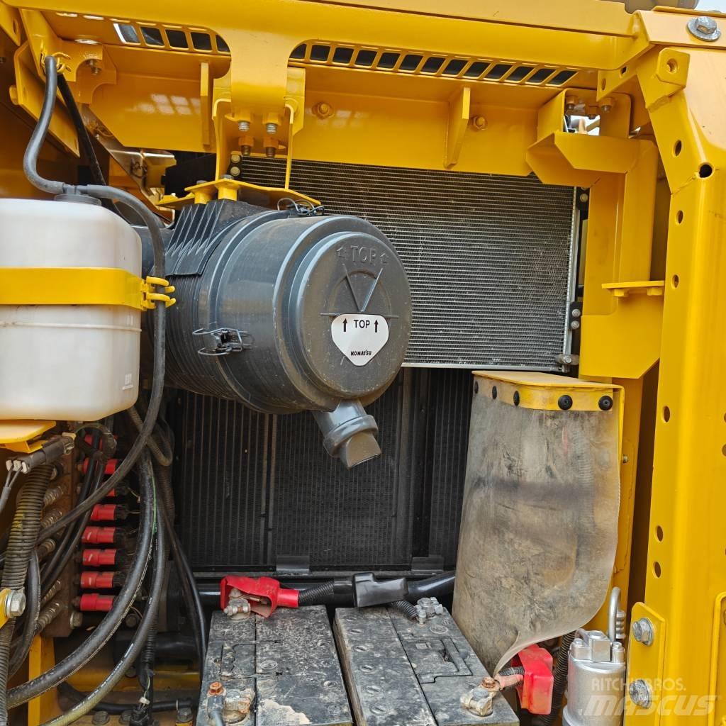 Komatsu 130-7 Koparki gąsienicowe