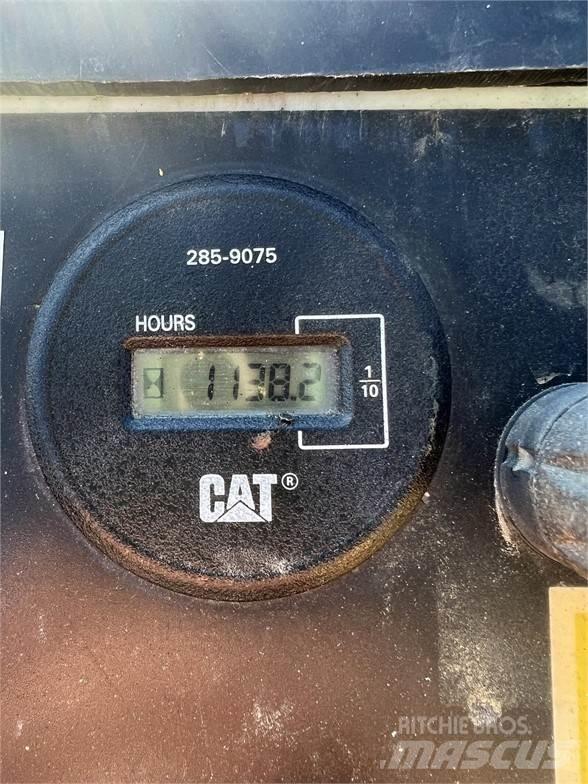 CAT PS-150B Walce ogumione