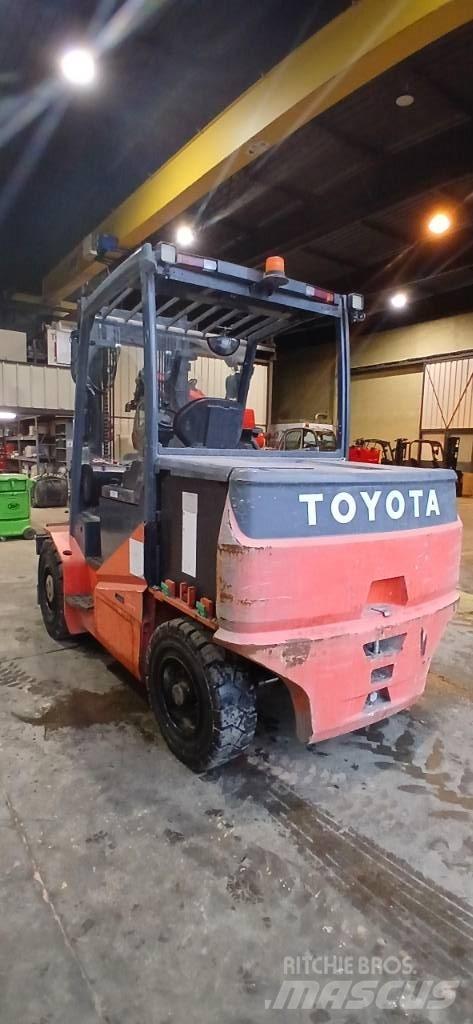 Toyota 8FBMHT60 Wózki elektryczne