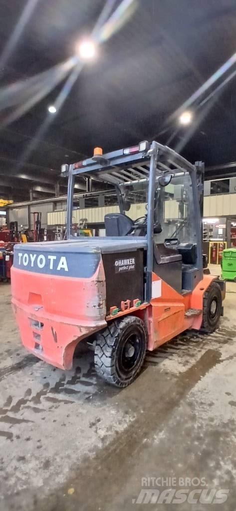 Toyota 8FBMHT60 Wózki elektryczne