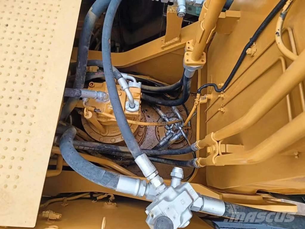 CAT 330 D Koparki gąsienicowe