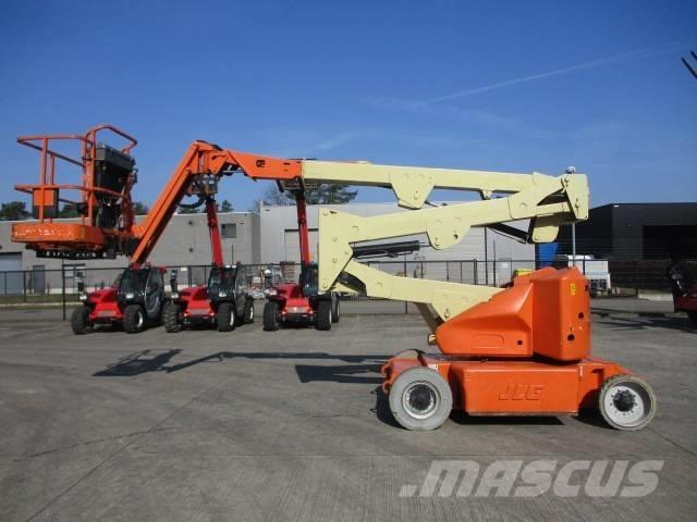 JLG E 400 AJPN (817) Kompaktowe samojezdne wysięgniki podnośnikowe