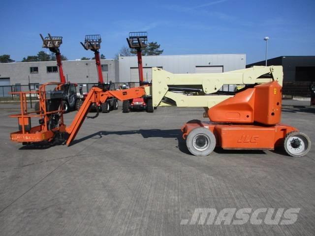 JLG E 400 AJPN (817) Kompaktowe samojezdne wysięgniki podnośnikowe