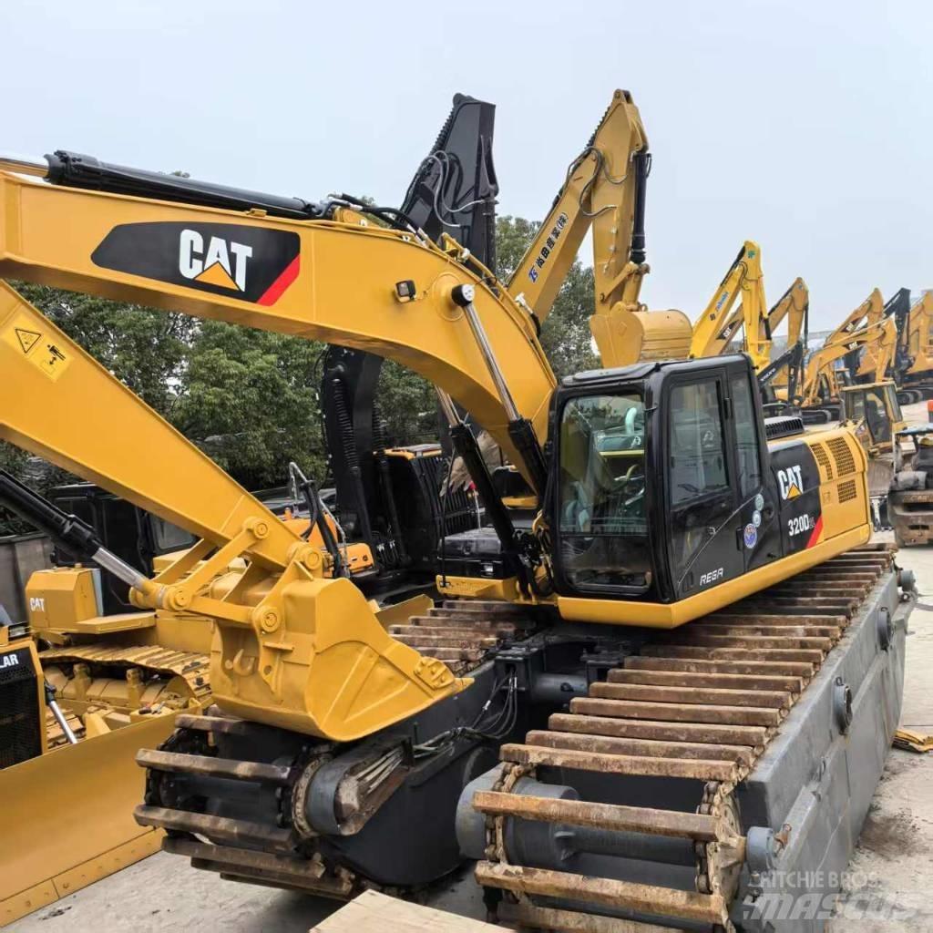 CAT 320 D Koparki pływające - amfibie
