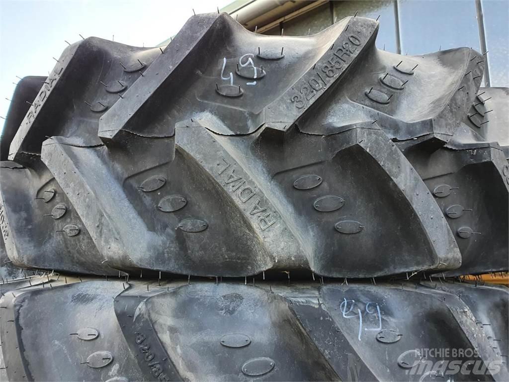 BKT 320/85R20 x2 Opony, koła i felgi