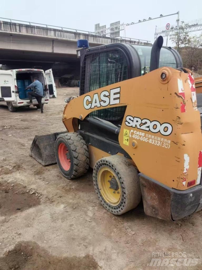 CASE SR200 Ładowarki burtowe
