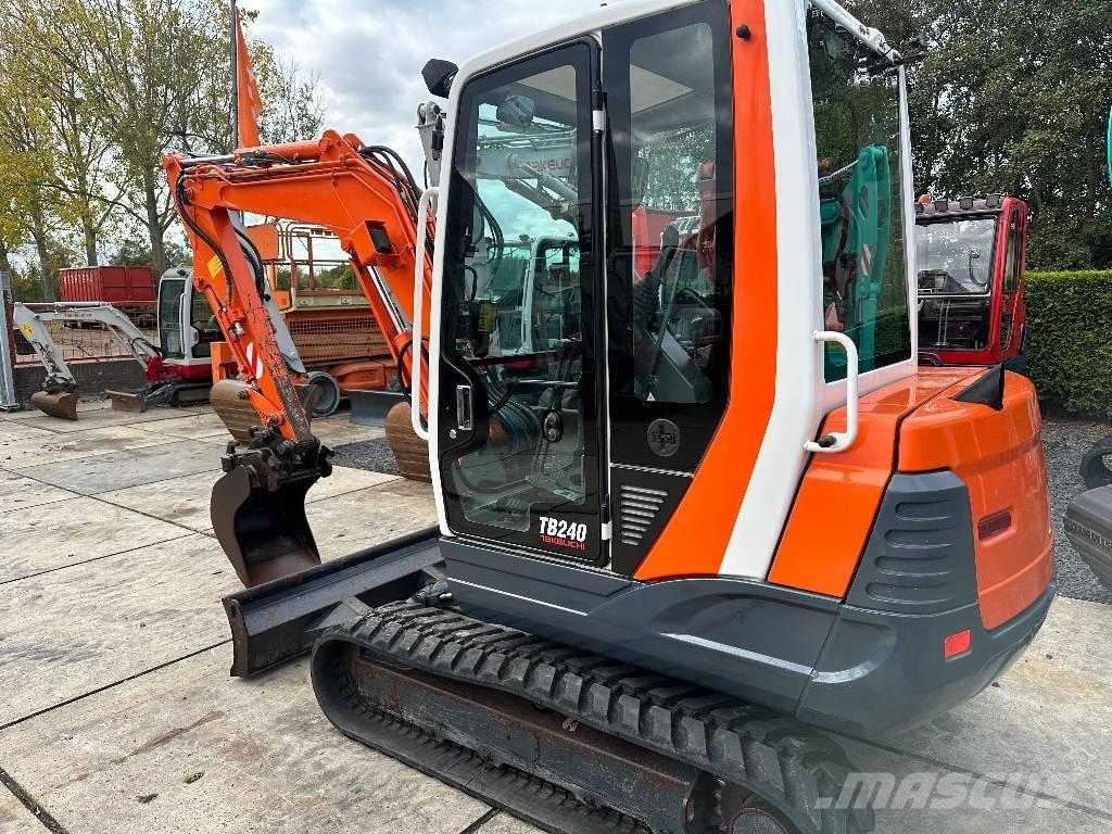 Takeuchi TB 235 CR Minikoparki