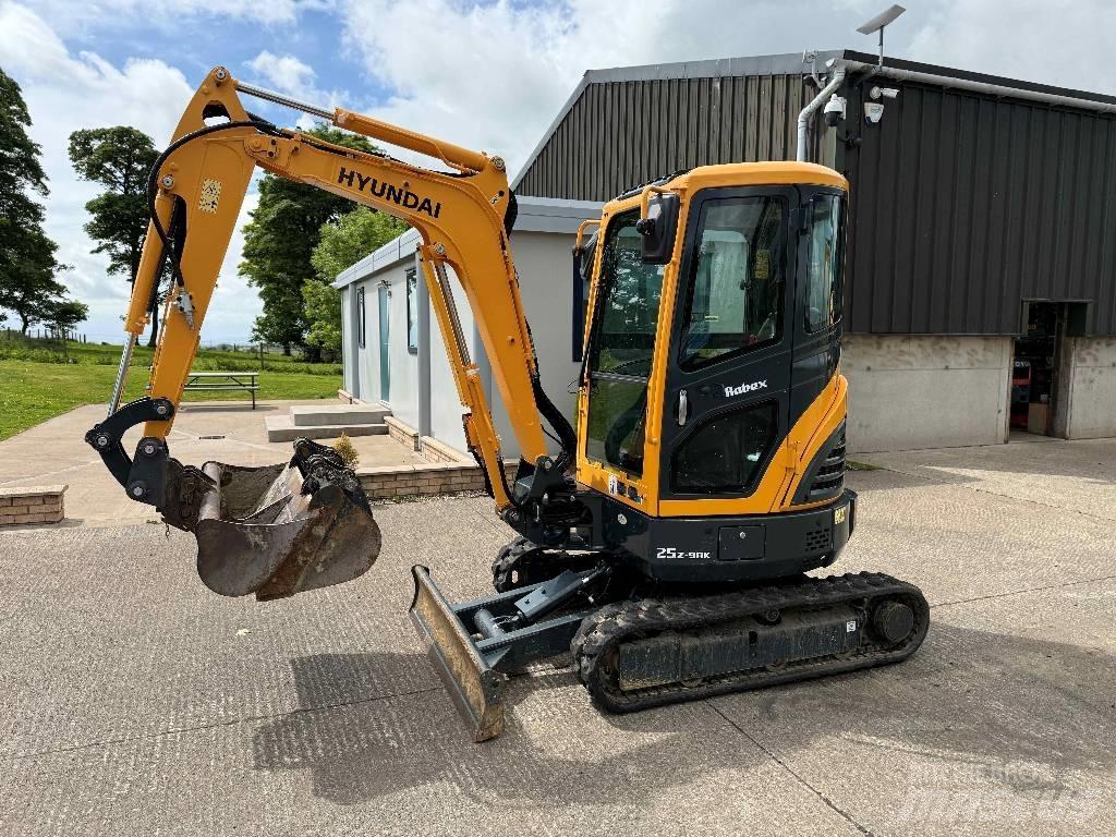 Hyundai R25Z-9 AK Minikoparki