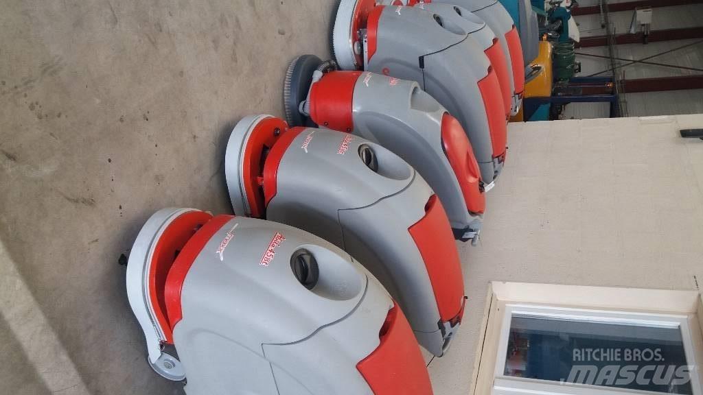  Autolaveuse Comac Zamiatarki - Zgarniarki - Odśnieżarki