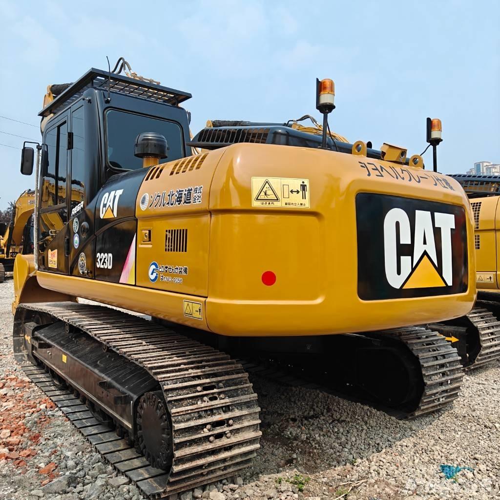 CAT 323D Koparki gąsienicowe