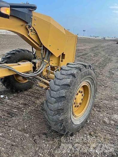 CAT 140M2 Równiarki