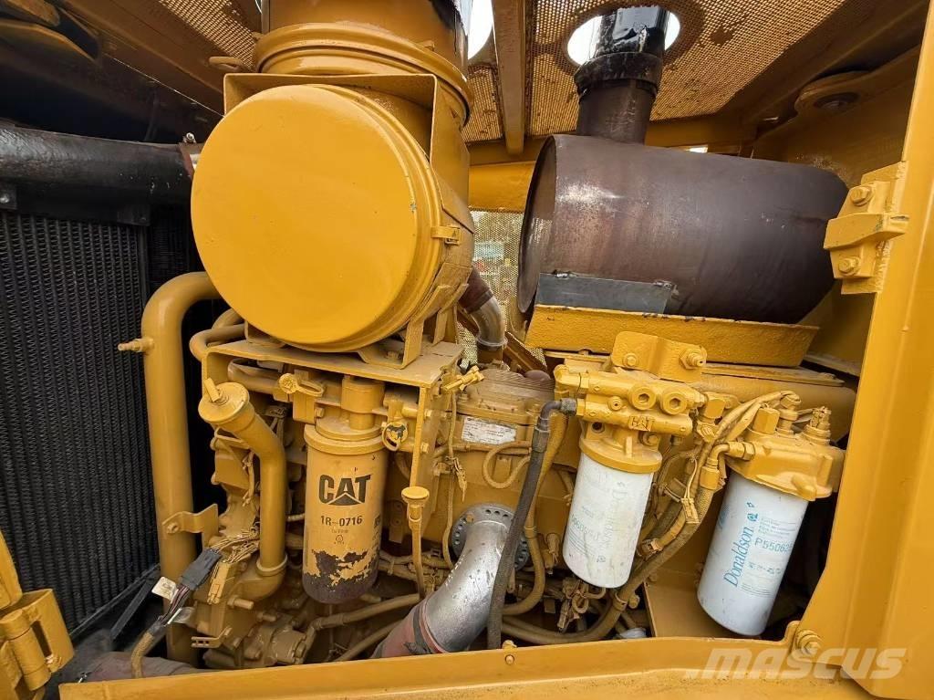CAT D 8 T Spycharki gąsienicowe