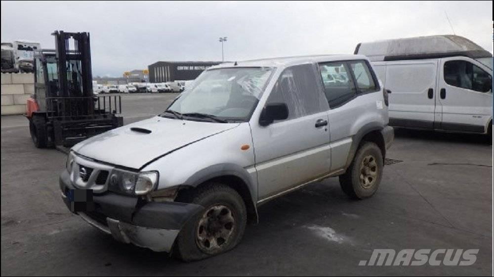 Nissan Terrano II Samochody osobowe