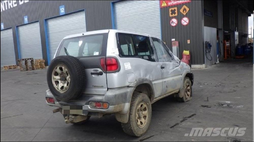 Nissan Terrano II Samochody osobowe