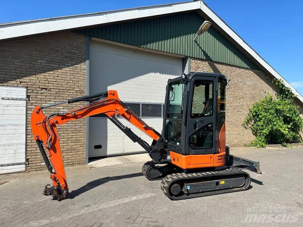 Hitachi ZX26U-6CR Minikoparki