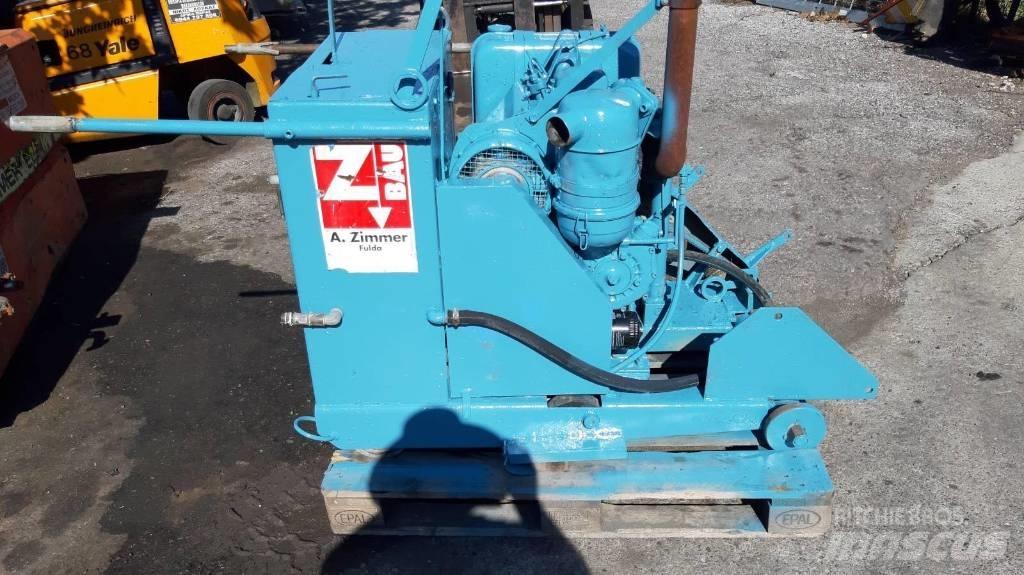 Hanix 32 HP Maszyny budowlane - Inne
