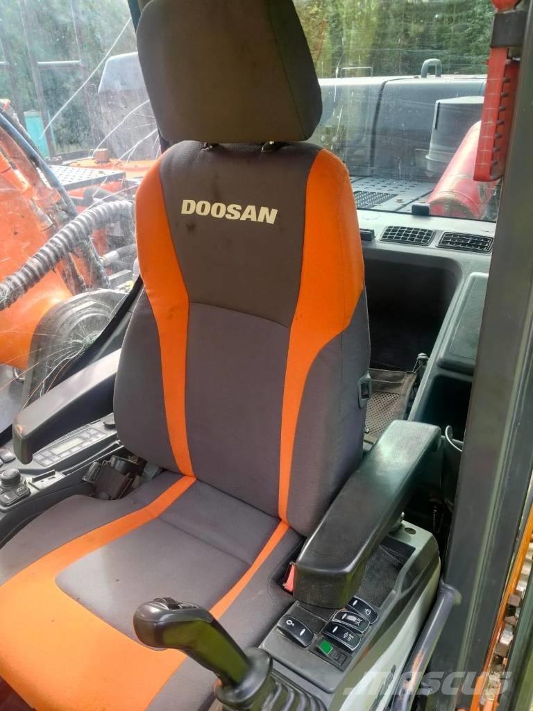 Doosan DX 300 LC Koparki gąsienicowe