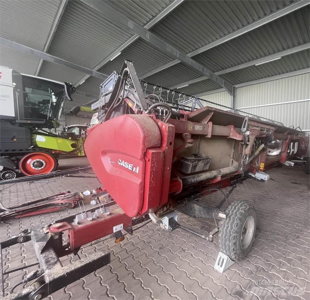 Case IH 8250 ASF Kombajny zbożowe
