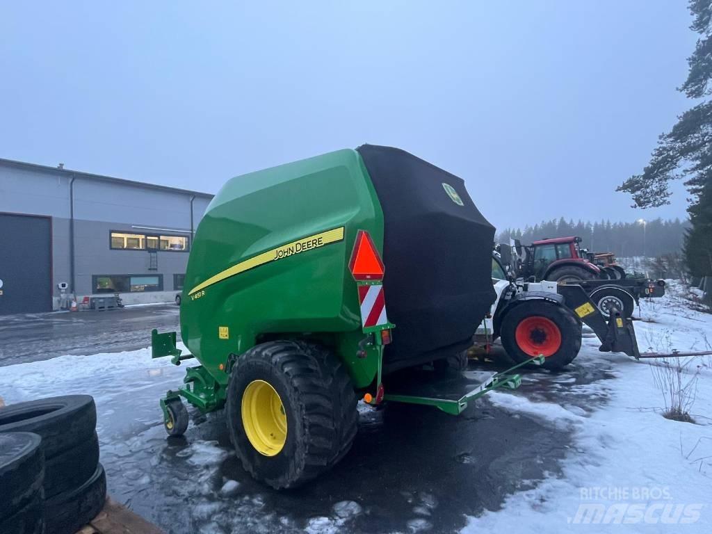John Deere V451R Prasy zwijające