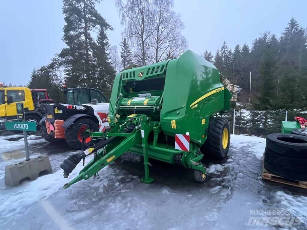 John Deere V451R Prasy zwijające