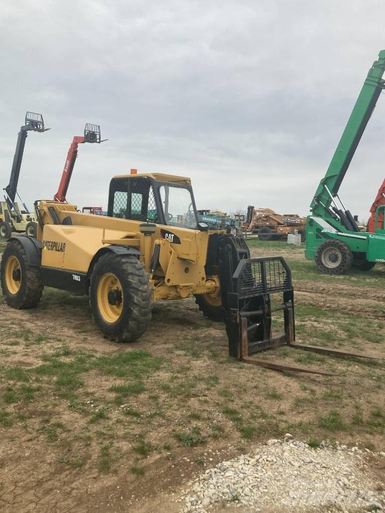 CAT TH83 Ładowarki teleskopowe