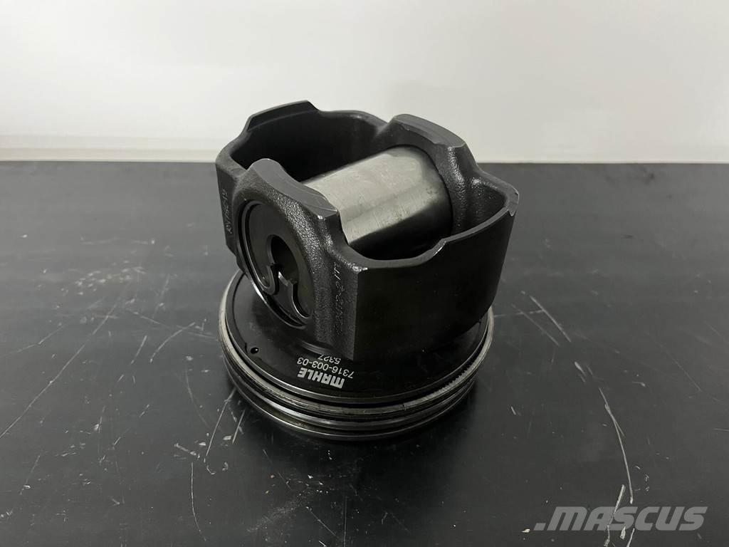 Liebherr Zuiger Transport - Inne