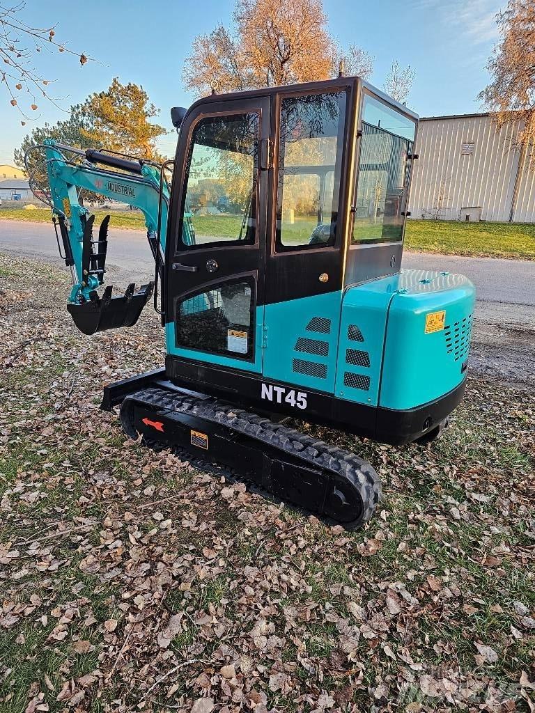 AGT NT45 Minikoparki