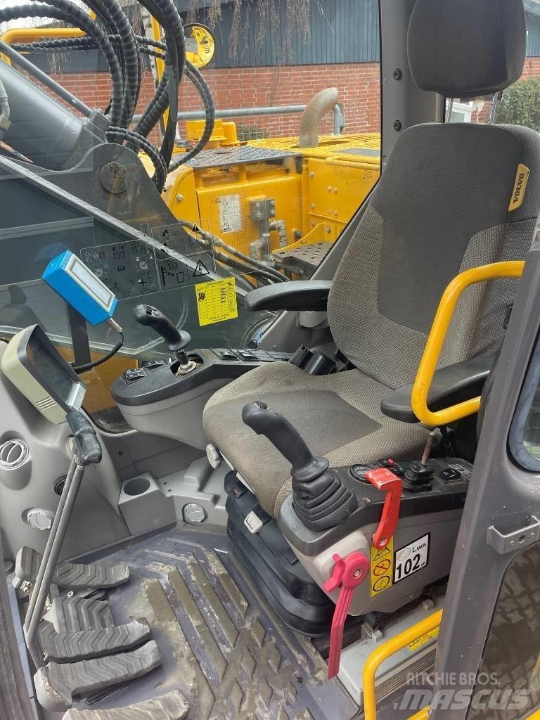 Volvo ECR235C Koparki gąsienicowe