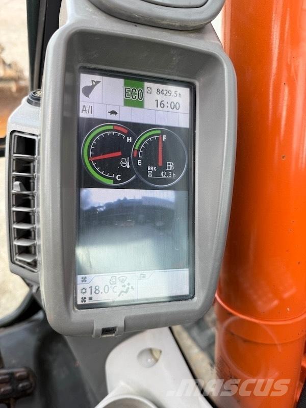 Hitachi ZX 135 US-5B Koparki gąsienicowe