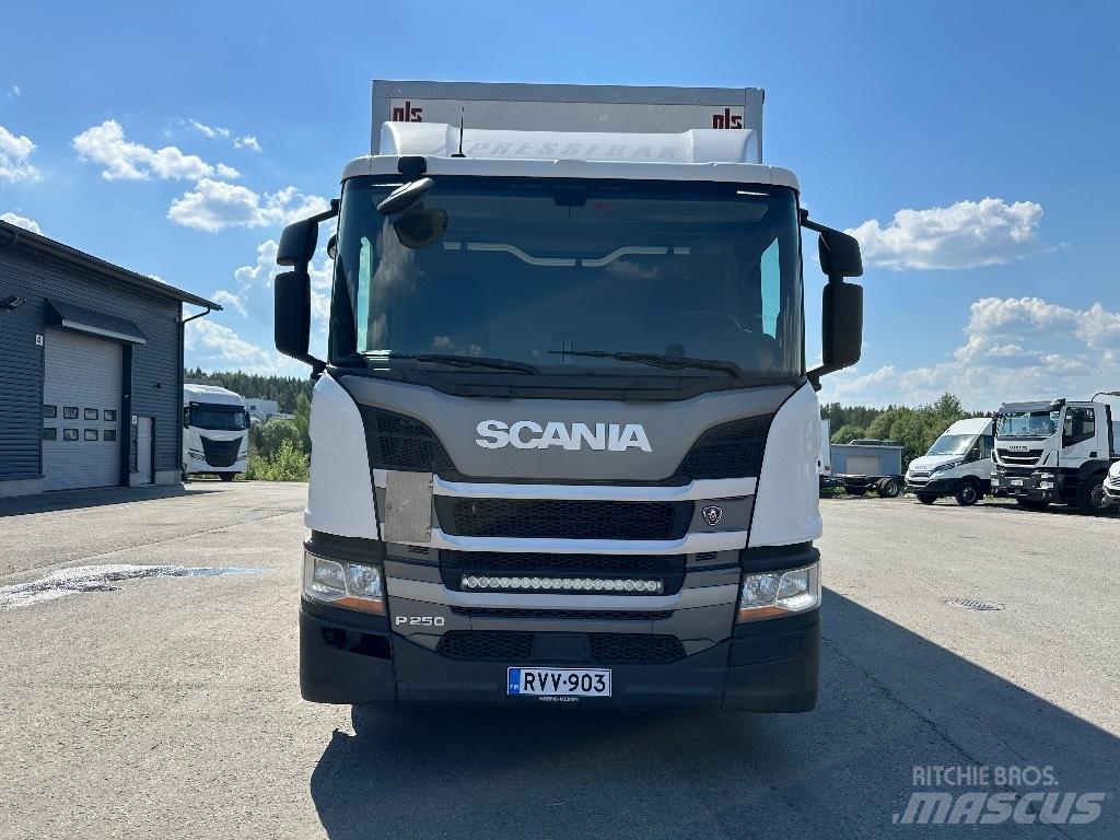 Scania P250 Samochody ciężarowe ze skrzynią zamkniętą