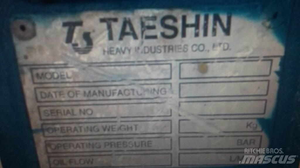  TAESHIN tb 35 Hydrauliczne młoty do palowania