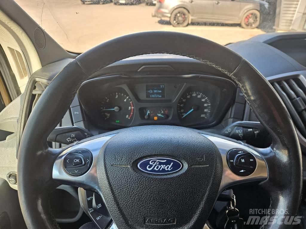 Ford Transit Busy / Vany
