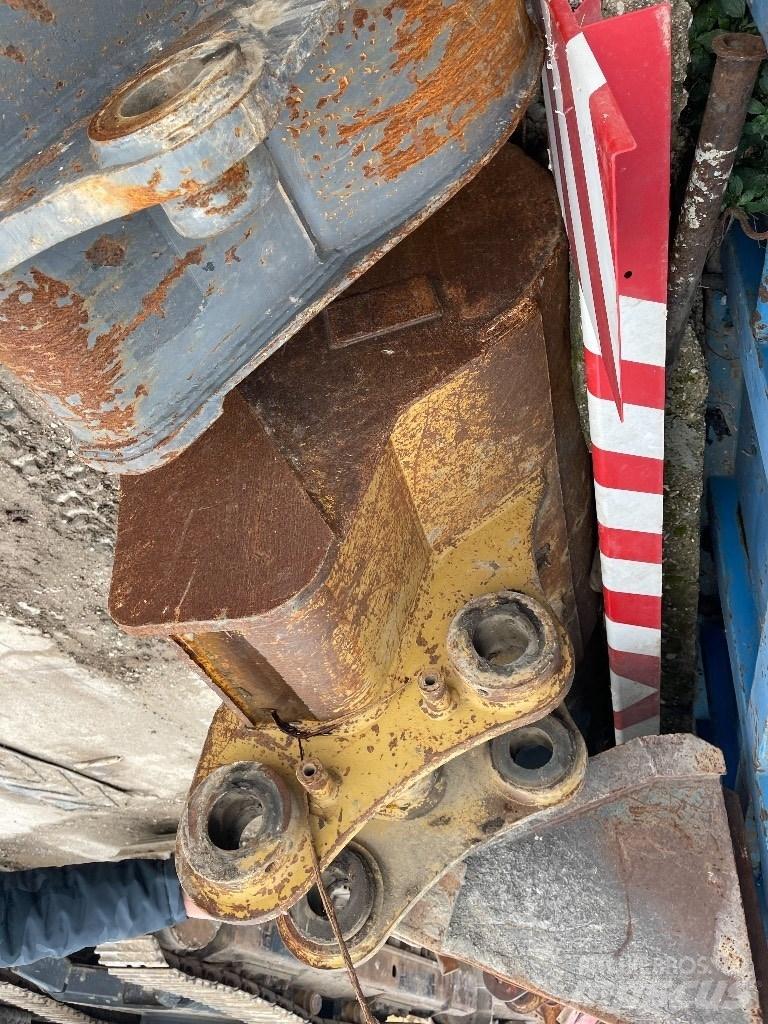 CAT 323 D Koparki gąsienicowe